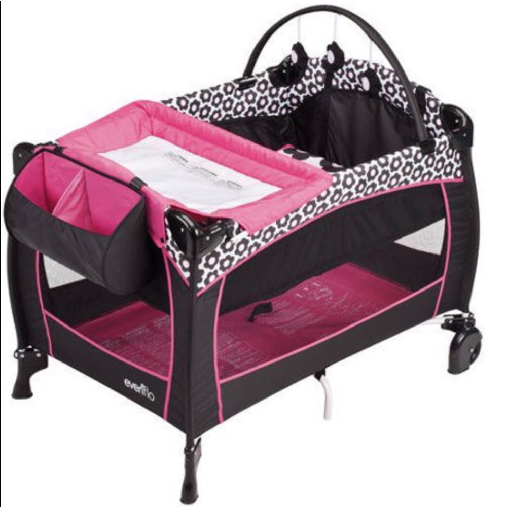 Evenflo baby playpen